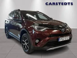 Mörkröd Begagnad 2017 Toyota RAV4 Hybrid SUV | 249 900 kr (Marknadspris)