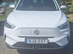 Vit Begagnad 2022 MG ZS Sedan | 214 995 kr (Superpris)