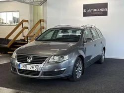 Ljusgrå Begagnad 2007 VW Passat Highline Kombi | 44 900 kr (Marknadspris)