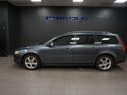 Grå (gråmetallic) Begagnad 2008 Volvo V70 Kinetic Kombi | 54 500 kr (Marknadspris)