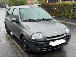 Grå Begagnad 2000 Renault Clio II Halvkombi | 6 000 kr (Superpris)