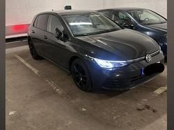 Grå Begagnad 2021 VW Golf VIII Halvkombi | 219 000 kr (Marknadspris)