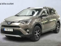 Brun Begagnad 2017 Toyota RAV4 Hybrid SUV | 229 900 kr (Marknadspris)