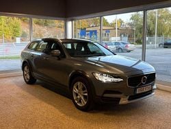 Grå Begagnad 2018 Volvo V90 CC Momentum Kombi | 229 900 kr (Bra pris)