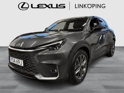 Grå Begagnad 2024 Lexus LBX SUV | 359 000 kr (Marknadspris)