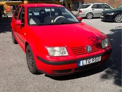 Röd Begagnad 2000 VW Bora Sedan | 25 000 kr