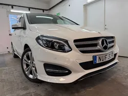 Vit Begagnad 2015 Mercedes B180 Urban Minibuss | 159 000 kr (Marknadspris)