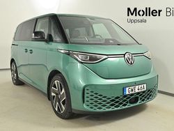 Grön (bay leaf green metallic) Begagnad 2024 VW ID. Buzz Pro Minibuss | 539 900 kr (Lite dyr)