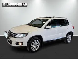 Vit Begagnad 2012 VW Tiguan Sportline SUV | 109 900 kr (Marknadspris)