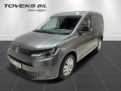 Indiumgrå metallic Begagnad 2024 VW Caddy Minibuss | 329 000 kr (Marknadspris)