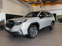 Brun (cashmere gold opal) Begagnad 2025 Subaru Forester SUV | 449 900 kr (Marknadspris)