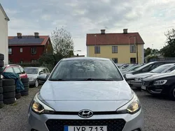 Silver Begagnad 2015 Hyundai i20 Premium Halvkombi | 114 500 kr (Marknadspris)