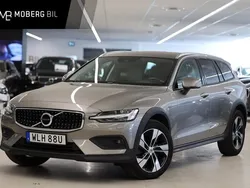 Grå Begagnad 2021 Volvo V60 CC Momentum Kombi | 379 900 kr (Dyr)