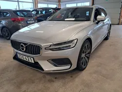 Silver (silver metallic) Begagnad 2021 Volvo V60 Inscription Kombi | 329 000 kr (Bra pris)