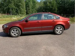 Röd Begagnad 2007 Volvo S40 Kinetic Sedan | 53 000 kr (Marknadspris)