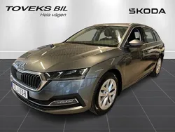 Grå (graphite grey metallic) Begagnad 2024 Skoda Octavia Style Kombi | 299 000 kr (Marknadspris)