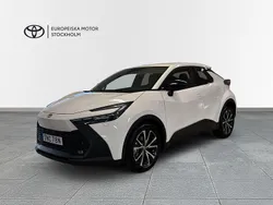 Vit Begagnad 2025 Toyota C-HR Style SUV | 359 800 kr (Marknadspris)