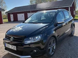 Svart Begagnad 2010 VW Polo Cross Halvkombi | 58 000 kr