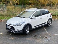 Vit Begagnad 2016 Hyundai i20 Active Kombi | 98 000 kr