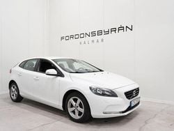 Vit Begagnad 2015 Volvo V40 Kombi | 119 800 kr (Marknadspris)