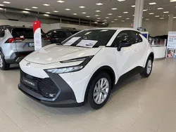 Vit Ny 2025 Toyota C-HR Active SUV | 350 900 kr (Marknadspris)
