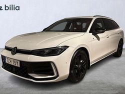 Vit Begagnad 2024 VW Passat R-line Kombi | 459 000 kr