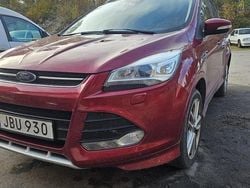 Röd Begagnad 2016 Ford Kuga Titanium X SUV | 70 000 kr (Superpris)