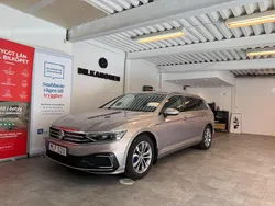 Ljusbrun (brun) Begagnad 2020 VW Passat GTE Kombi | 246 900 kr (Marknadspris)
