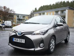 Brun Begagnad 2015 Toyota Yaris Hybrid Halvkombi | 145 000 kr (Marknadspris)