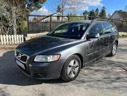 Grå Begagnad 2011 Volvo V50 Momentum Kombi | 68 000 kr (Marknadspris)