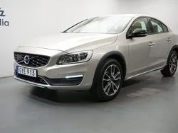 Ljusbrun Begagnad 2016 Volvo S60 CC Summum Sedan | 229 900 kr (Marknadspris)