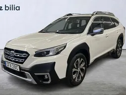 Vit Begagnad 2021 Subaru Outback SUV | 349 000 kr (Marknadspris)
