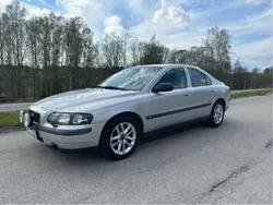Grå Begagnad 2002 Volvo S60 Sedan | 35 000 kr (Lite dyr)