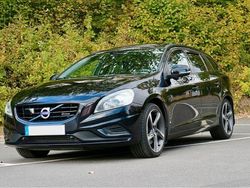 Svart Begagnad 2012 Volvo V60 R-Design Kombi | 139 000 kr (Marknadspris)
