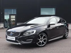 Svart Begagnad 2014 Volvo V60 Ocean Race Kombi | 119 500 kr (Marknadspris)