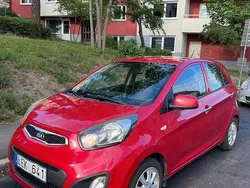 Röd Begagnad 2014 Kia Picanto Halvkombi | 46 000 kr (Bra pris)