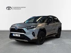 Grå Begagnad 2022 Toyota RAV4 Hybrid Style SUV | 384 900 kr (Marknadspris)