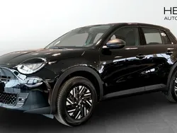 Röd (red) Ny 2024 Fiat 600 Pop SUV | 290 800 kr (Marknadspris)