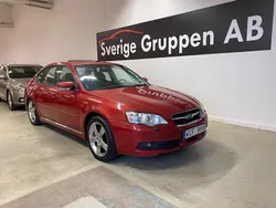 Mörkröd (röd) Begagnad 2004 Subaru Legacy Sedan | 39 900 kr (Marknadspris)