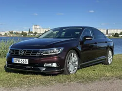 Röd Begagnad 2018 VW Passat GT Sedan | 220 000 kr (Bra pris)