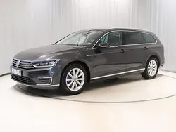 Mörkgrå Begagnad 2017 VW Passat Executive Kombi | 158 900 kr (Bra pris)