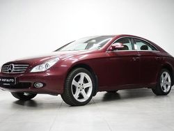 Röd Begagnad 2005 Mercedes CLS500 Sportkupé | 129 900 kr
