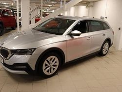 Brilliant silver metallic Begagnad 2022 Skoda Octavia Scout Kombi | 319 900 kr (Lite dyr)