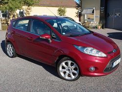Röd Begagnad 2010 Ford Fiesta Titanium Halvkombi | 84 900 kr (Lite dyr)