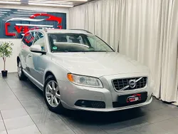 Ljusgrå Begagnad 2010 Volvo V70 Momentum Kombi | 69 900 kr (Marknadspris)