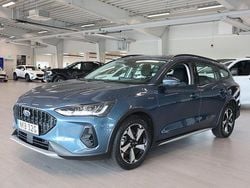 Blå Begagnad 2023 Ford Focus Active Kombi | 254 800 kr (Marknadspris)