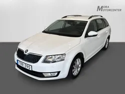 Vit Begagnad 2014 Skoda Octavia Ambition Kombi | 139 000 kr