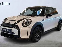 Vit Begagnad 2024 Mini Cooper SE Halvkombi | 219 000 kr