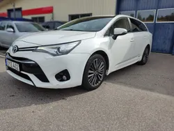 Vit Begagnad 2017 Toyota Avensis Multidrive S Kombi | 149 900 kr (Marknadspris)