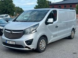Grå Begagnad 2015 Opel Vivaro Van | 59 900 kr (Superpris)